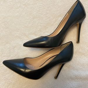 Barneys New York pumps